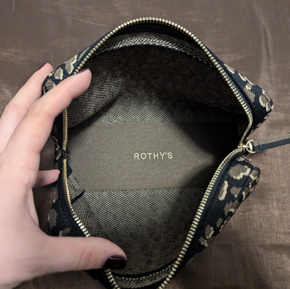 Rothy's cocoa large universal pouch, EUC - Picture 3 of 3